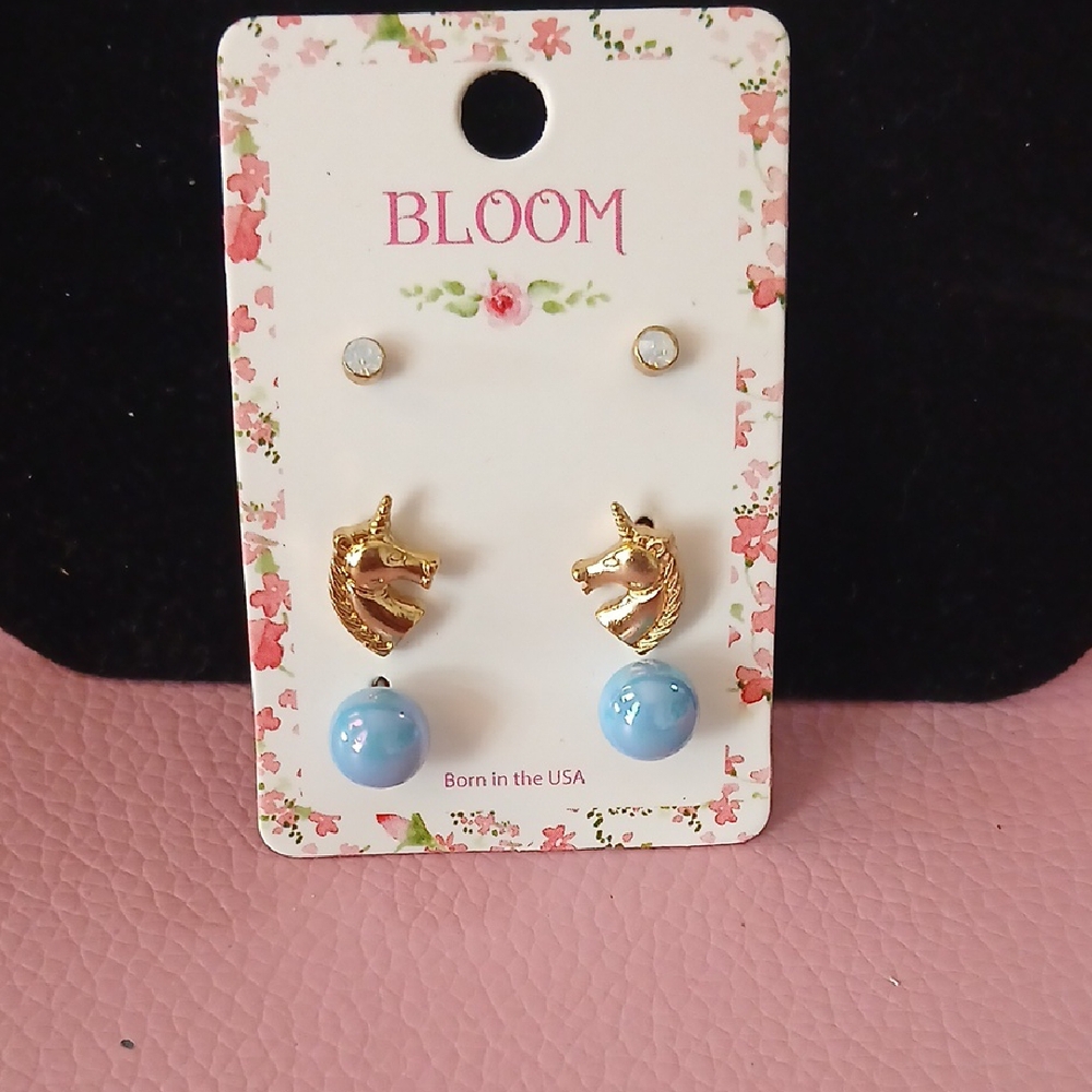 Bloom Gold Unicorn Earrings with Light Blue Beads